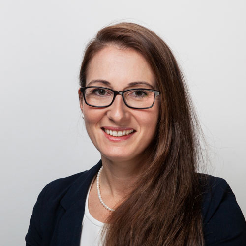Dr . Edda Behnken - Head of Finance / Human Ressources